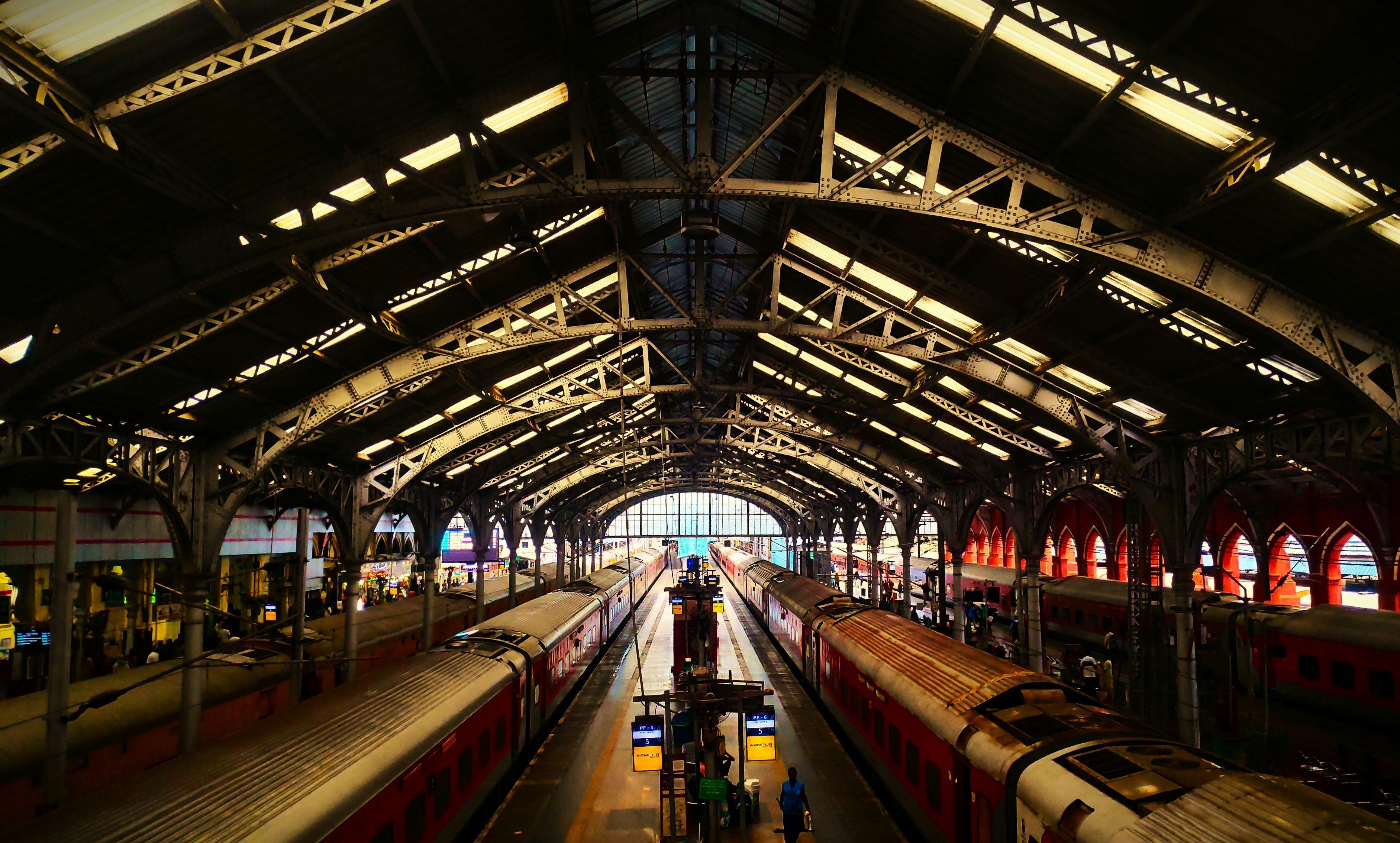 IoT Monitoring Platform Powers Transit Signage Systems